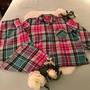 Pair of Victoria Secret flannel pajamas. Preowned.